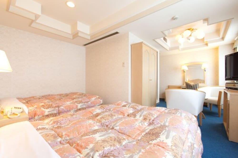 Airline Hotel Miyazaki Buitenkant foto